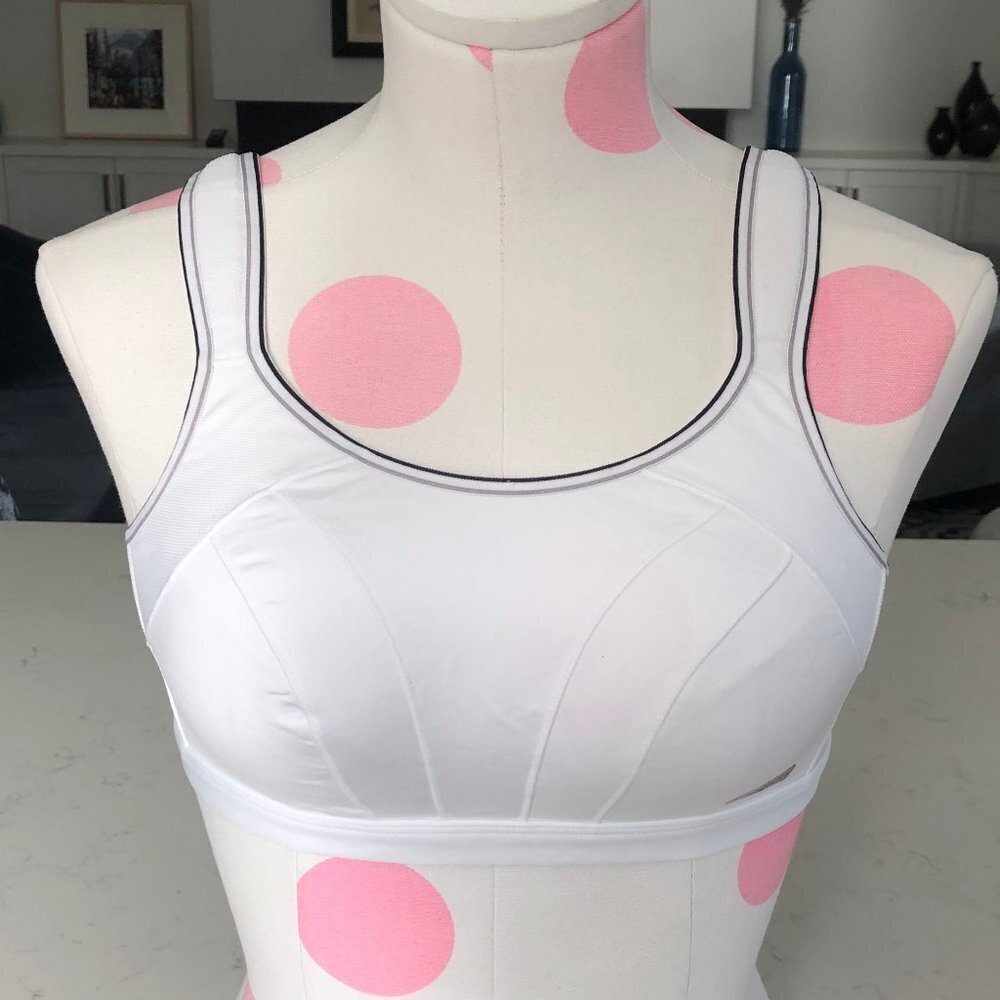 Triumph Endurance Triaction Activewear Nylon Sports Bra White Blk Sz 34DDD NWOT